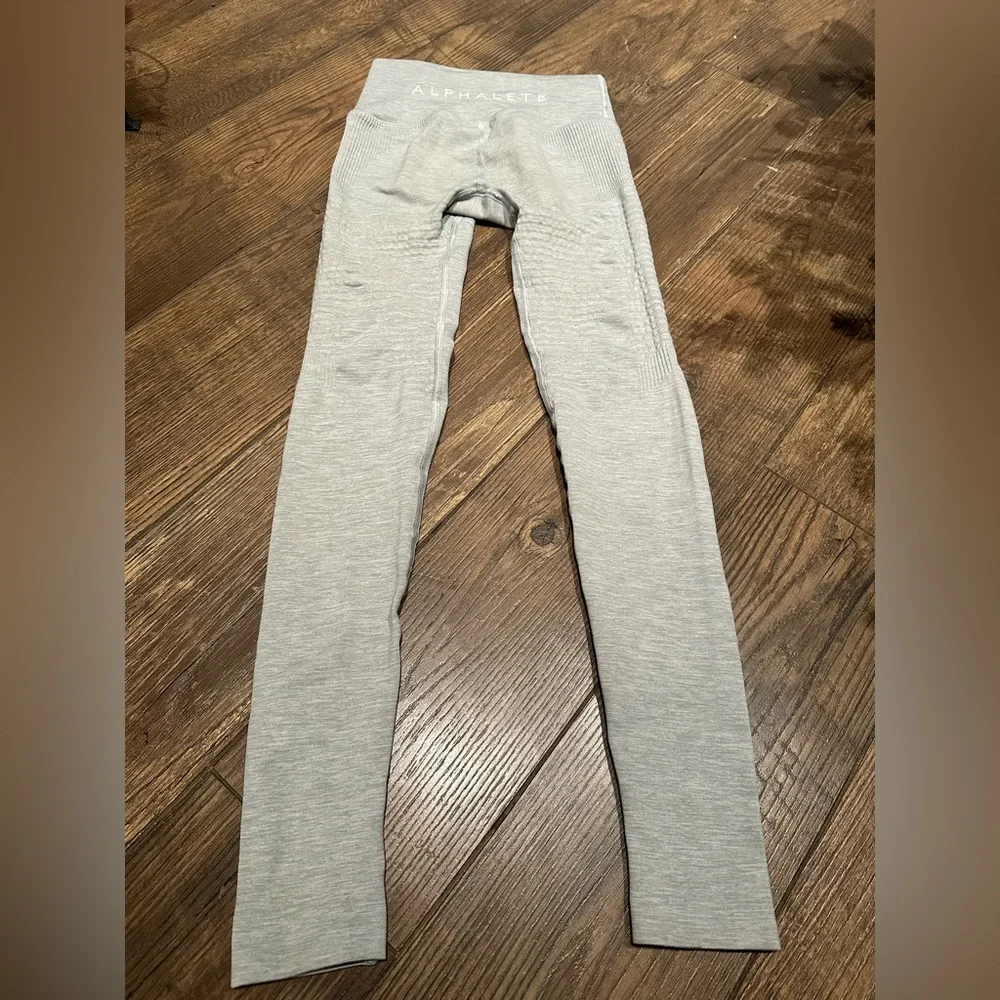 Alphalete Halo Grey Seamless High Waisted Leggings Size XS‎